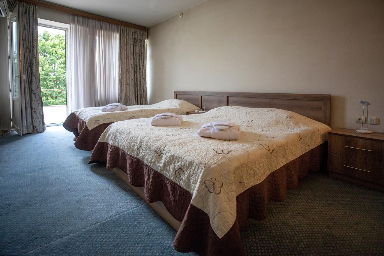 Leader Hotel Gori Exterior photo