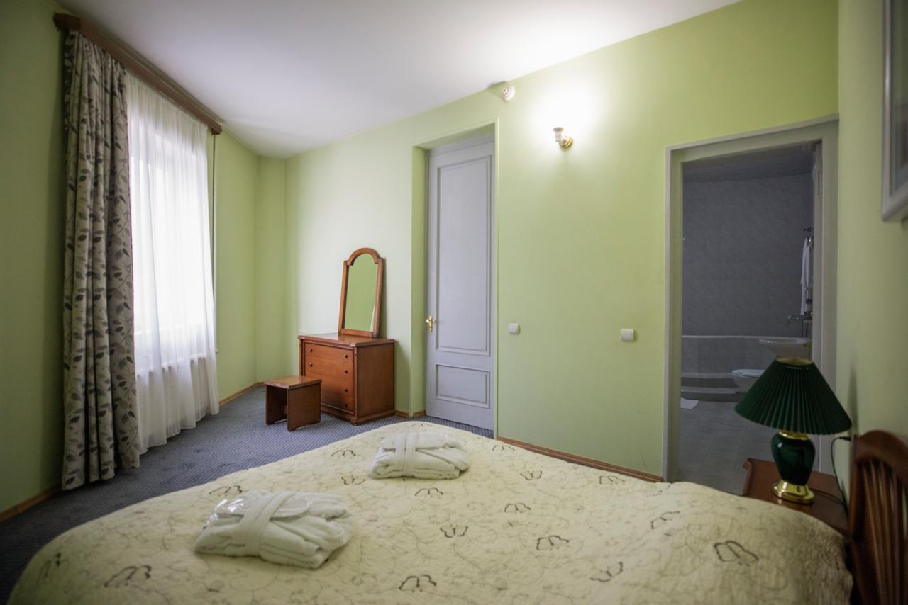 Leader Hotel Gori Exterior photo